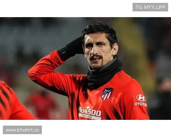 萨维奇中卫风格稳健，防守表现持续提升